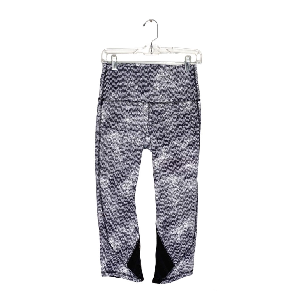 Lululemon Essential Rhythm Crop Fullux Size 8